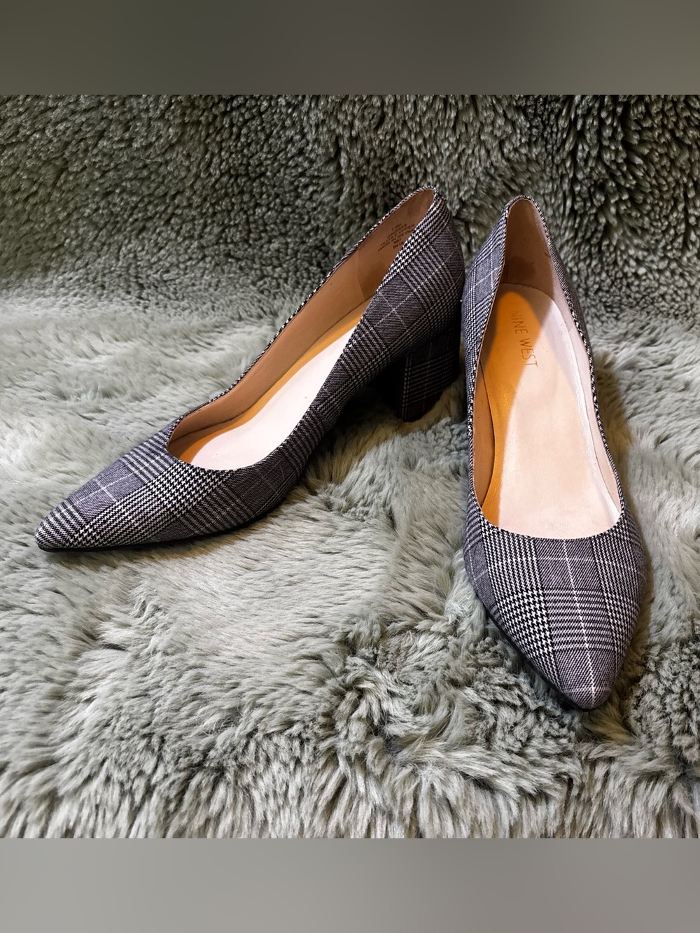 Stylish Plaid Pointed Toe Block Heel Pumps - Gray